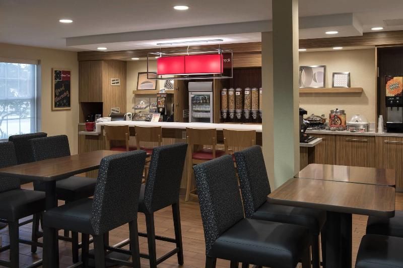 TownePlace Suites Chicago Lombard 2