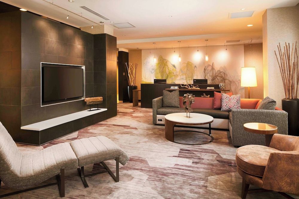 Courtyard by Marriott Indianapolis Downtown 2