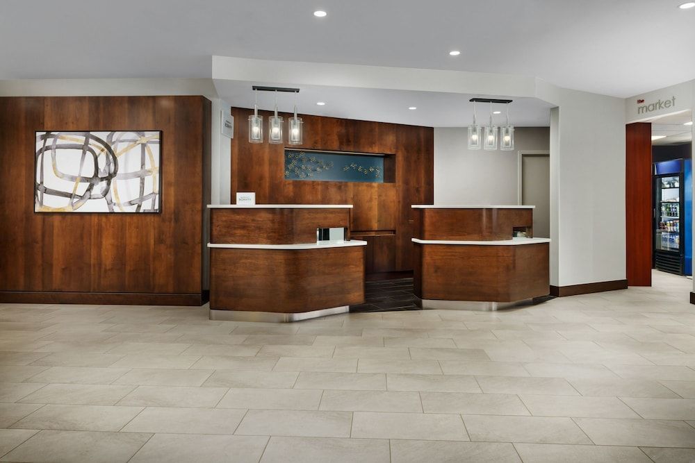 Courtyard by Marriott Manchester - Boston Regional Airport 3