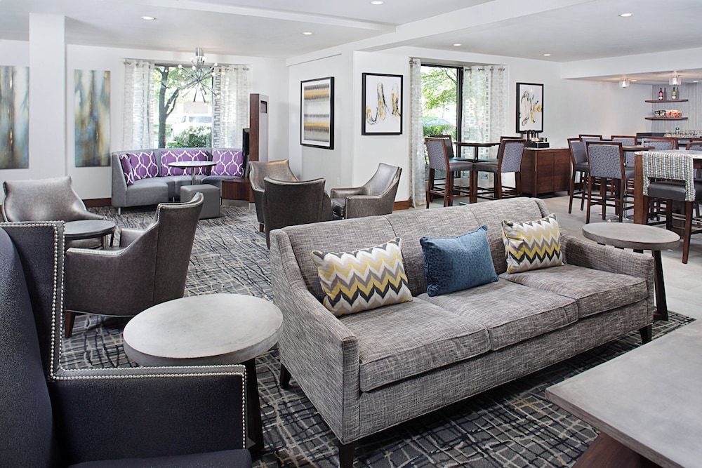 Courtyard by Marriott Manchester - Boston Regional Airport 2