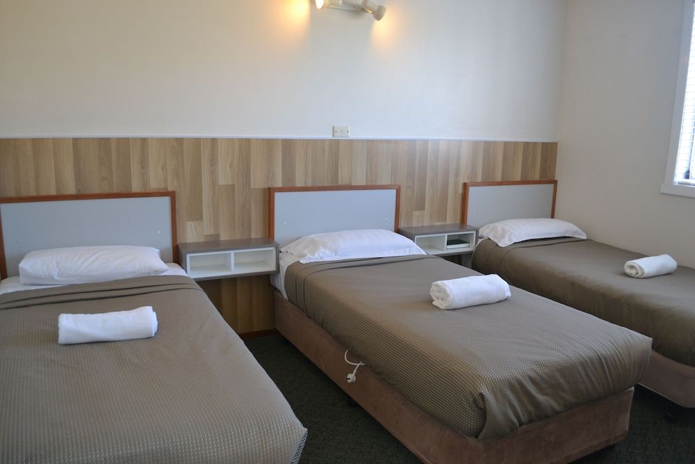 Hobart Tower Motel 3