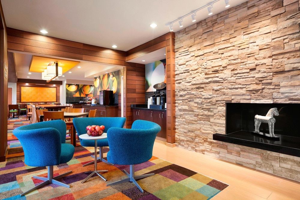 Fairfield Inn & Suites Lansing West 2