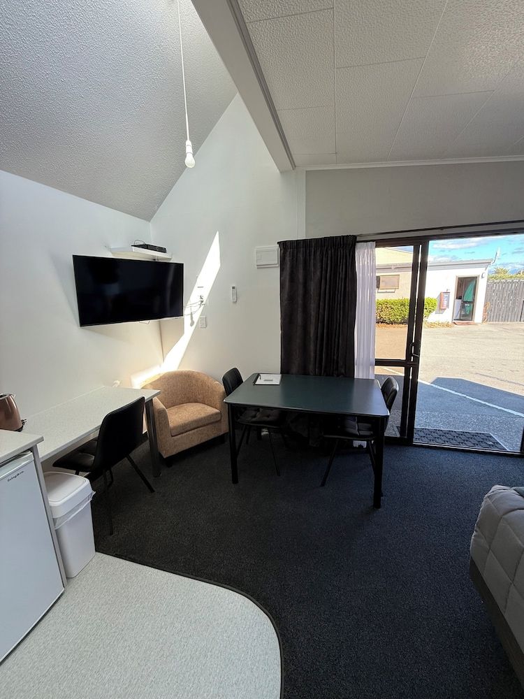 Sundowner Motel 3