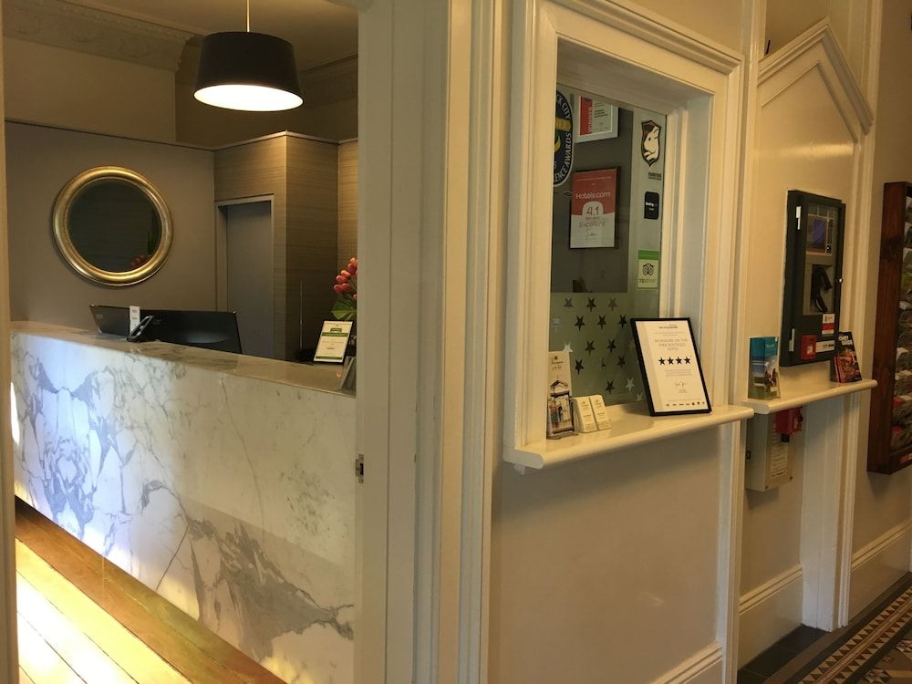 Avonmore on the Park Boutique Hotel 2