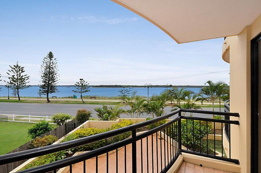 Windsurfer Resort 1