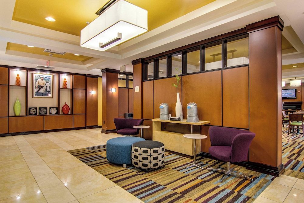 Fairfield Inn and Suites by Marriott 2