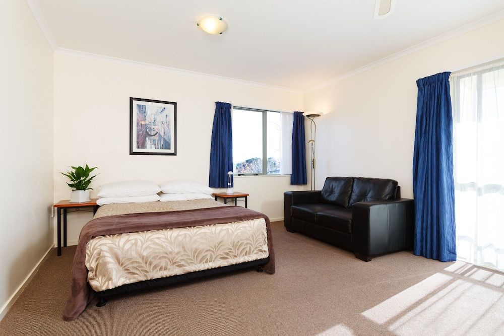 Elliotts Kapiti Coast Motor Lodge 3