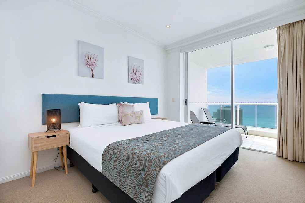 Pacific Views Resort 3