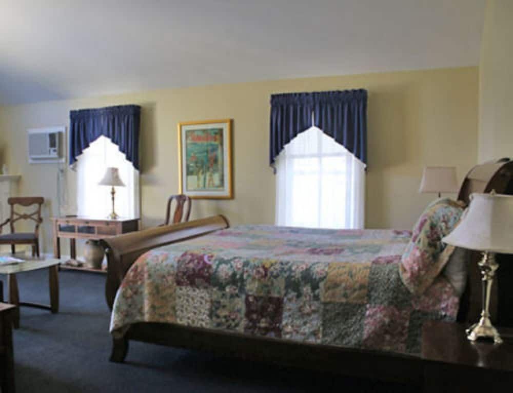 Kearsarge Inn 2