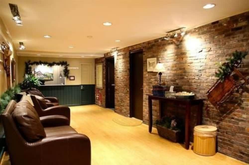 Northern Lights Lodge 2