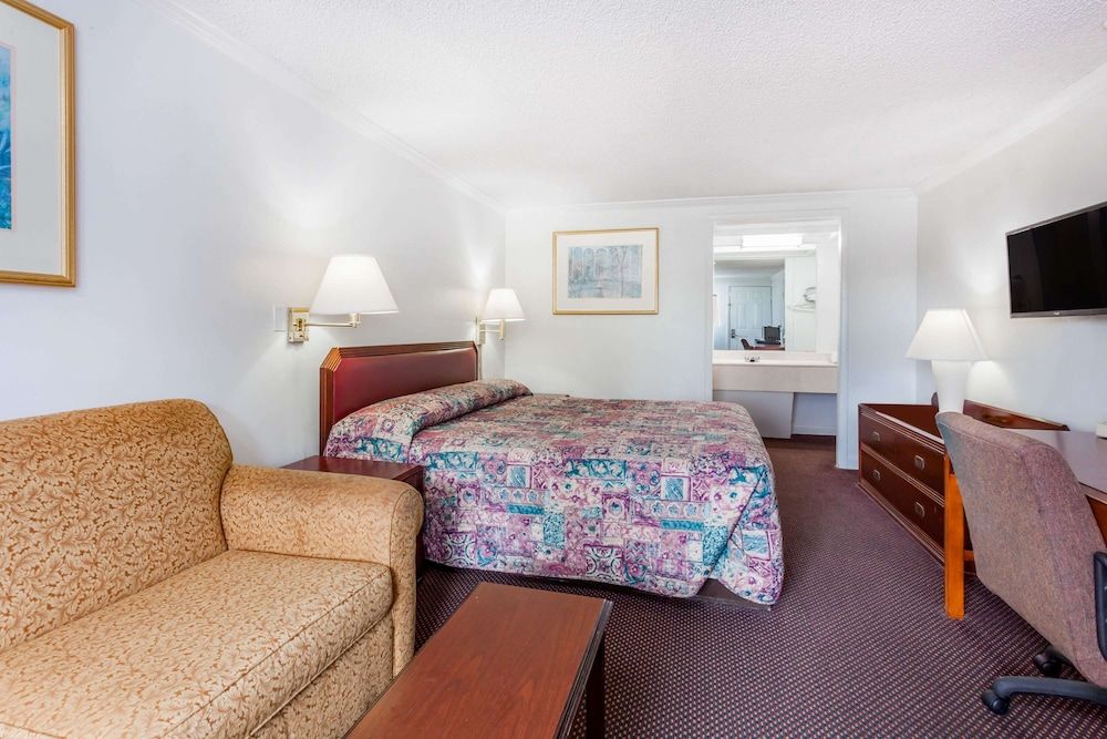 Knights Inn Columbia 3