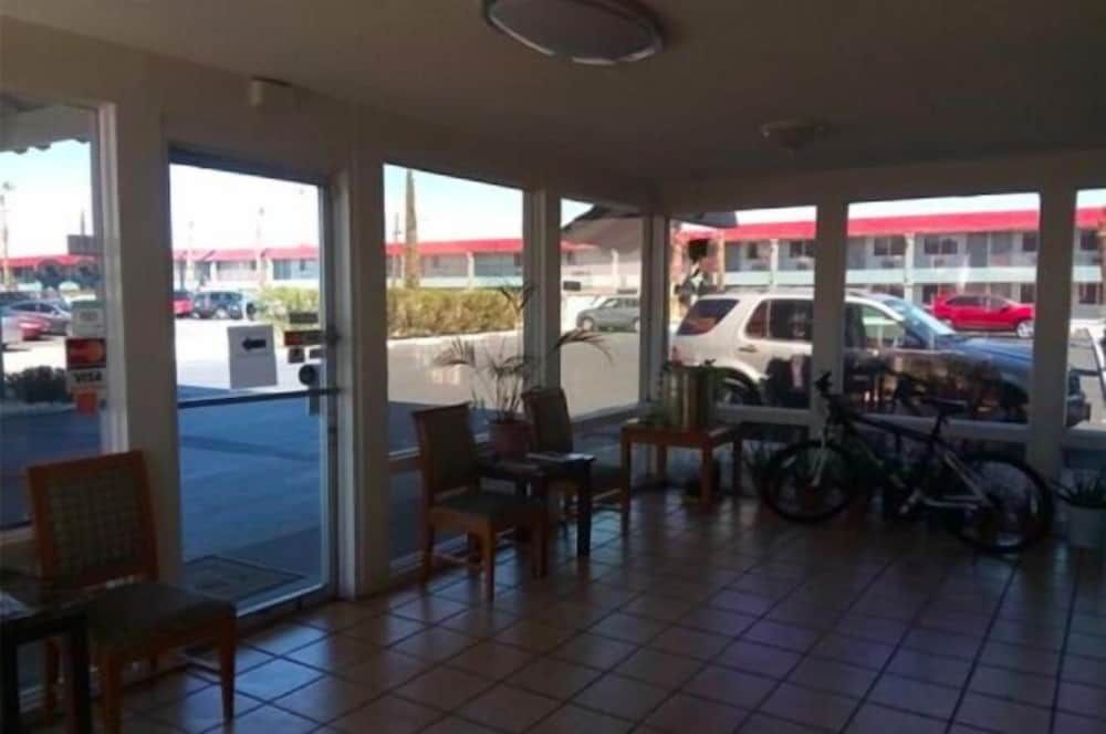 Economy Inn Barstow 2