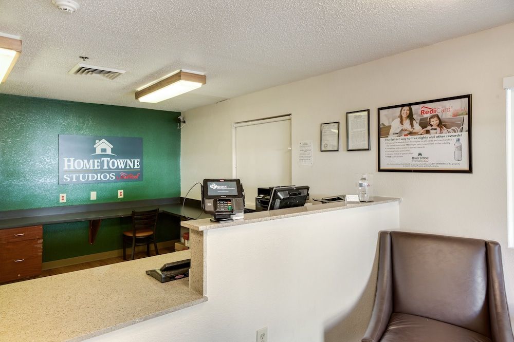 HomeTowne Studios by Red Roof Spartanburg - Asheville Highway 2