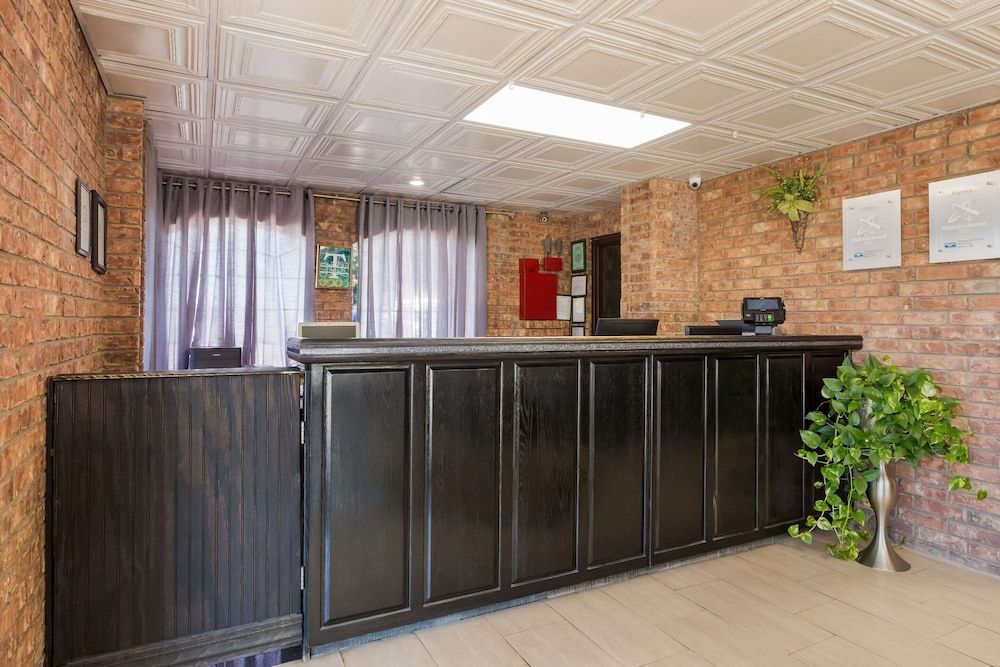 Rodeway Inn Branson, Brick House 2