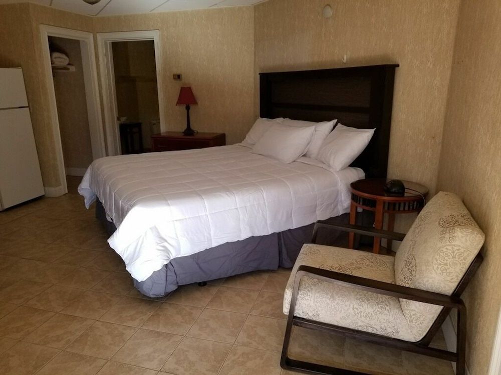 Cedar Park Whirlpool Suites 3