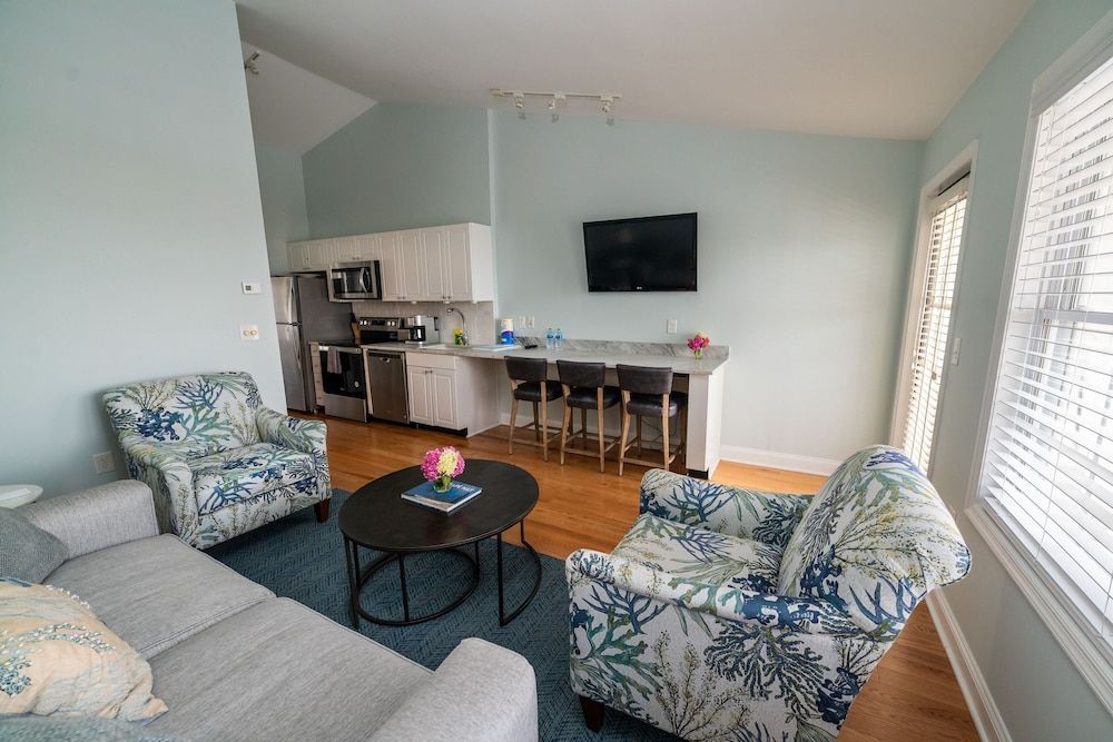 The Sandpiper Beach Club 3