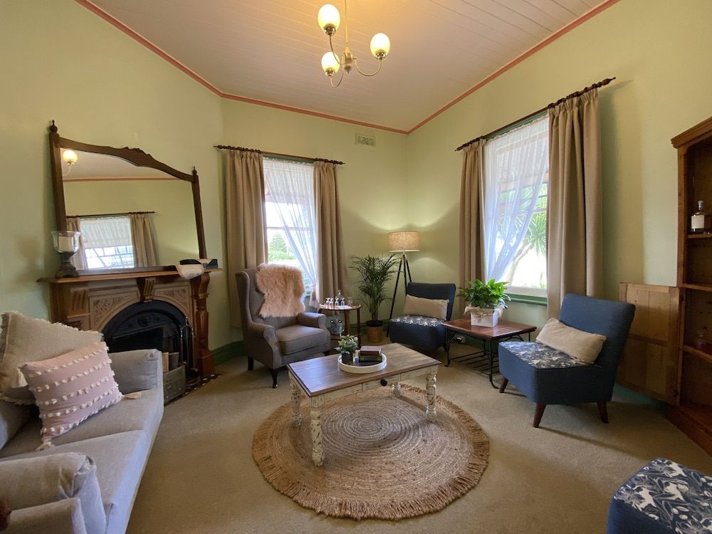 Hanlon Guest House 3