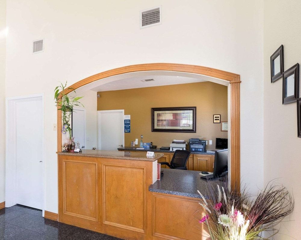 Rodeway Inn & Suites Humble, TX 3