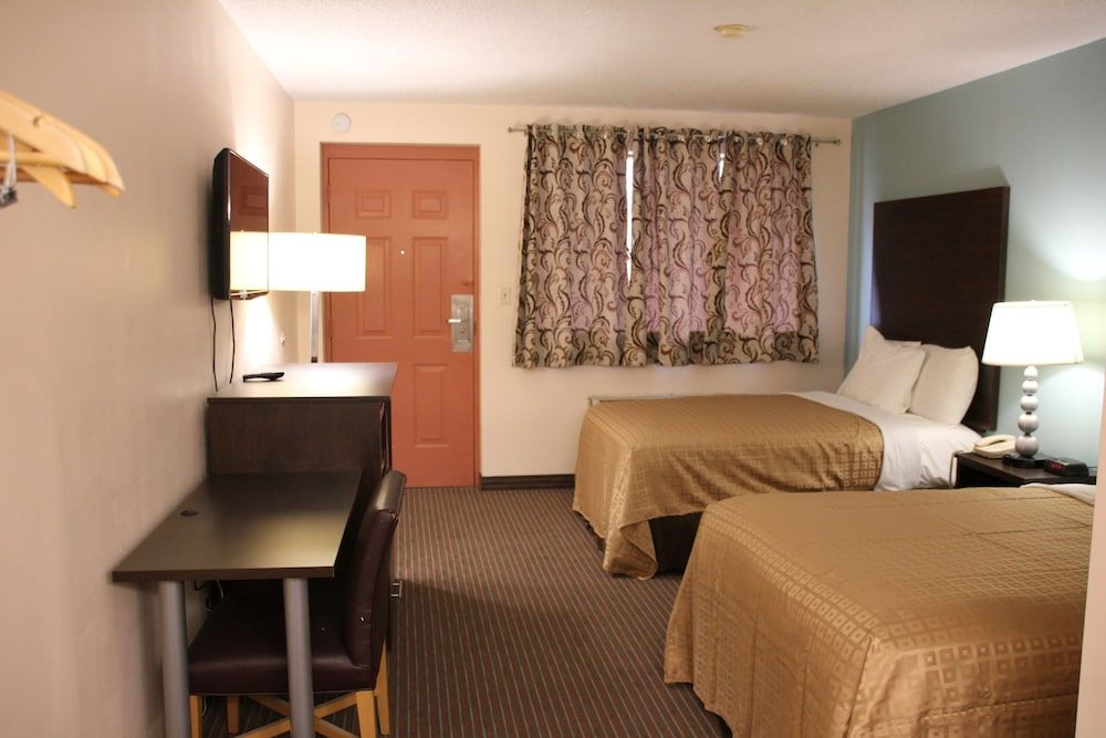 Sterling Inn Niagara Falls near IAG Airport 3