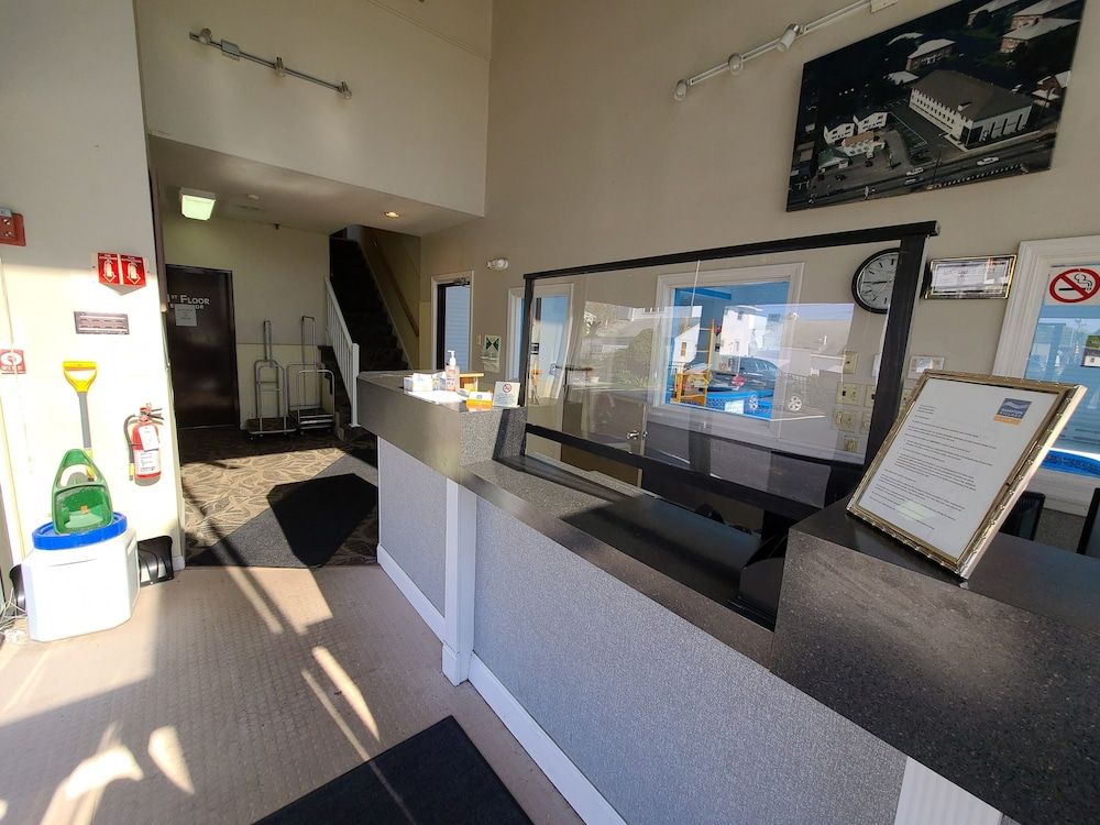 Hampton Village Inn 3