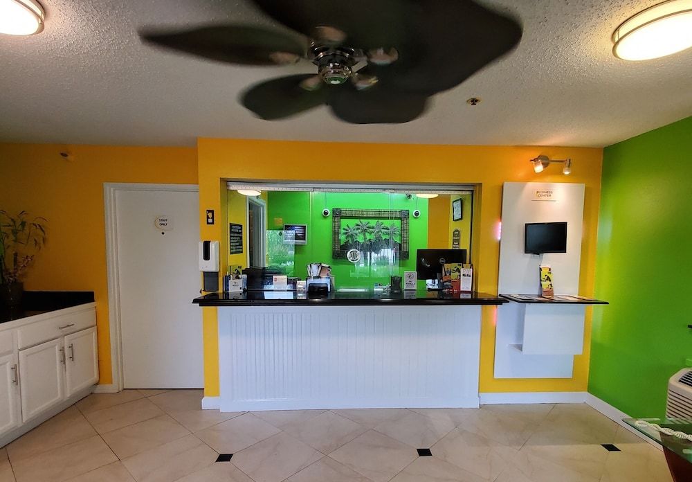 Coastal Inn & Suites - Wilmington, NC 3