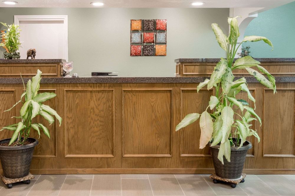 Knights Inn Slaton 2