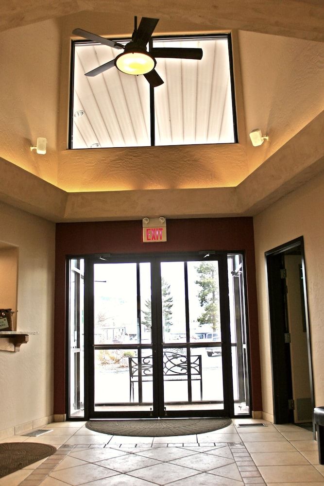 Broadway Inn Conference Center 2