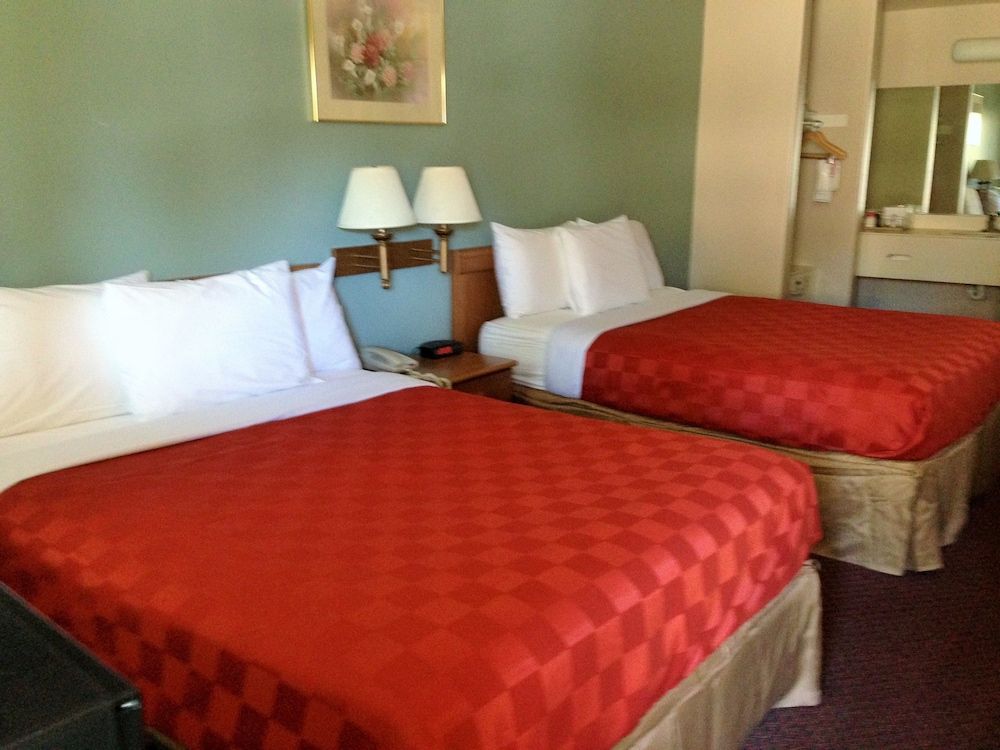 Olive Tree Inn & Suites 2