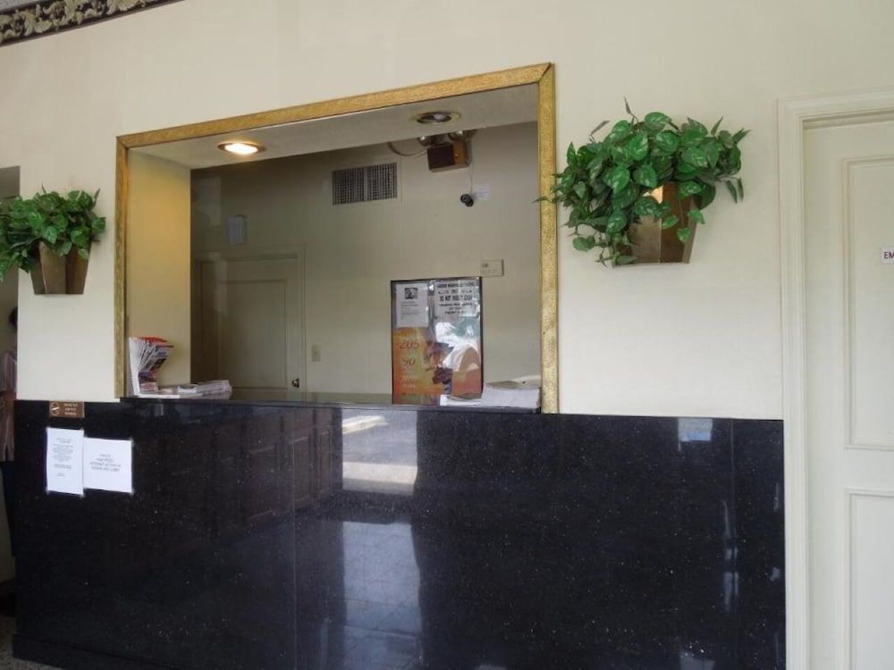 Super Inn Williamsburg 2