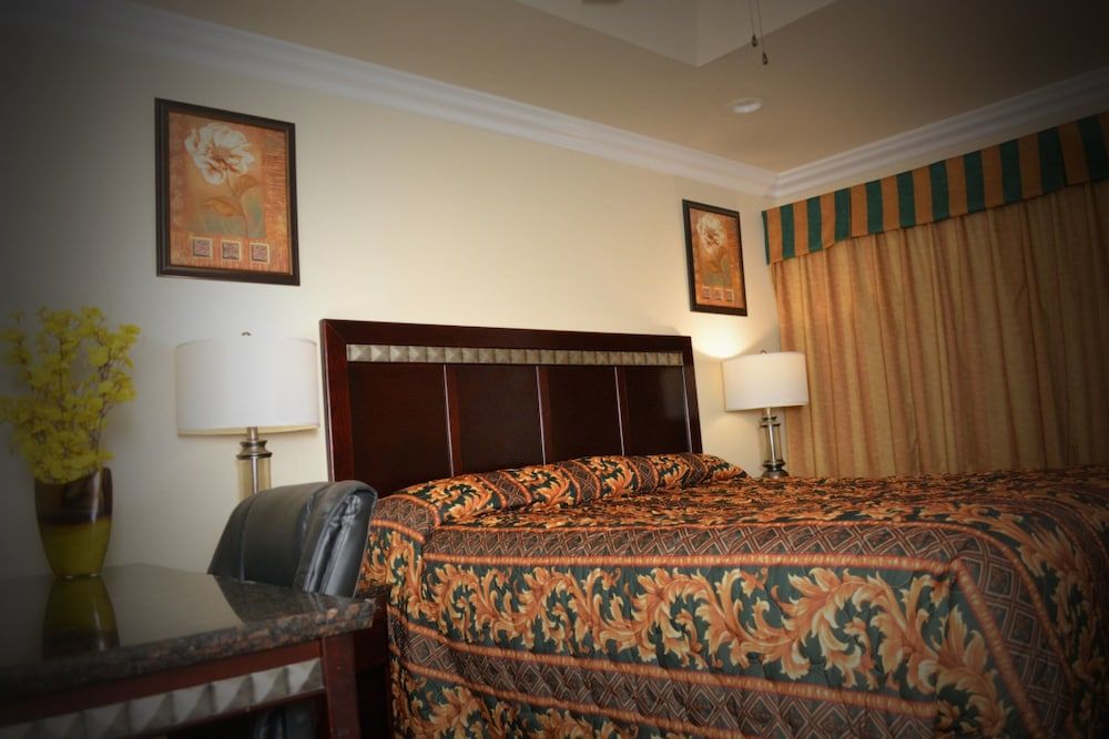 Crystal Lodge Motel 3