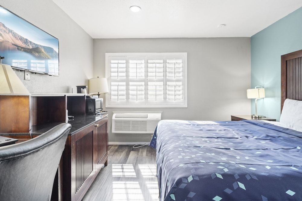 Travelers Inn Medford 3