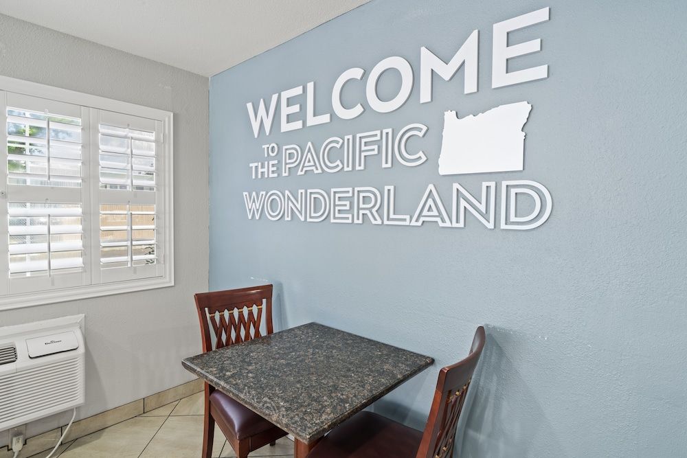 Travelers Inn Medford 2