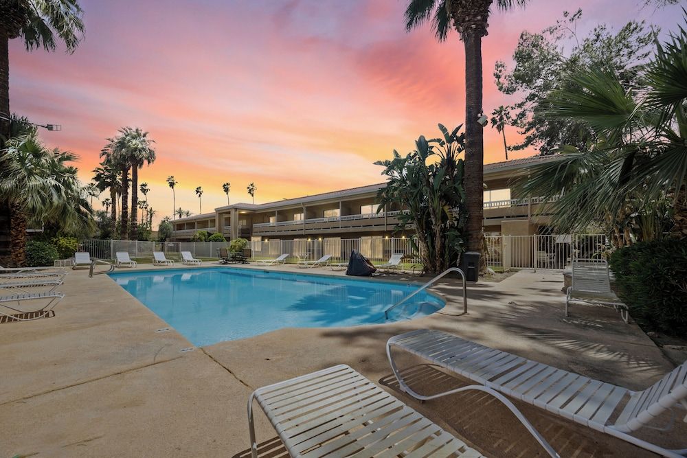 SOL SPRINGS INN 2 estrelas em Cathedral City