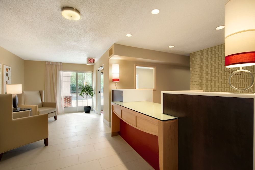 MainStay Suites Raleigh - Cary 3