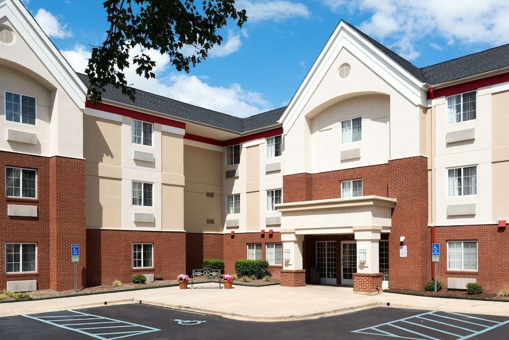 MainStay Suites Raleigh - Cary 2 estrellas en Raleigh