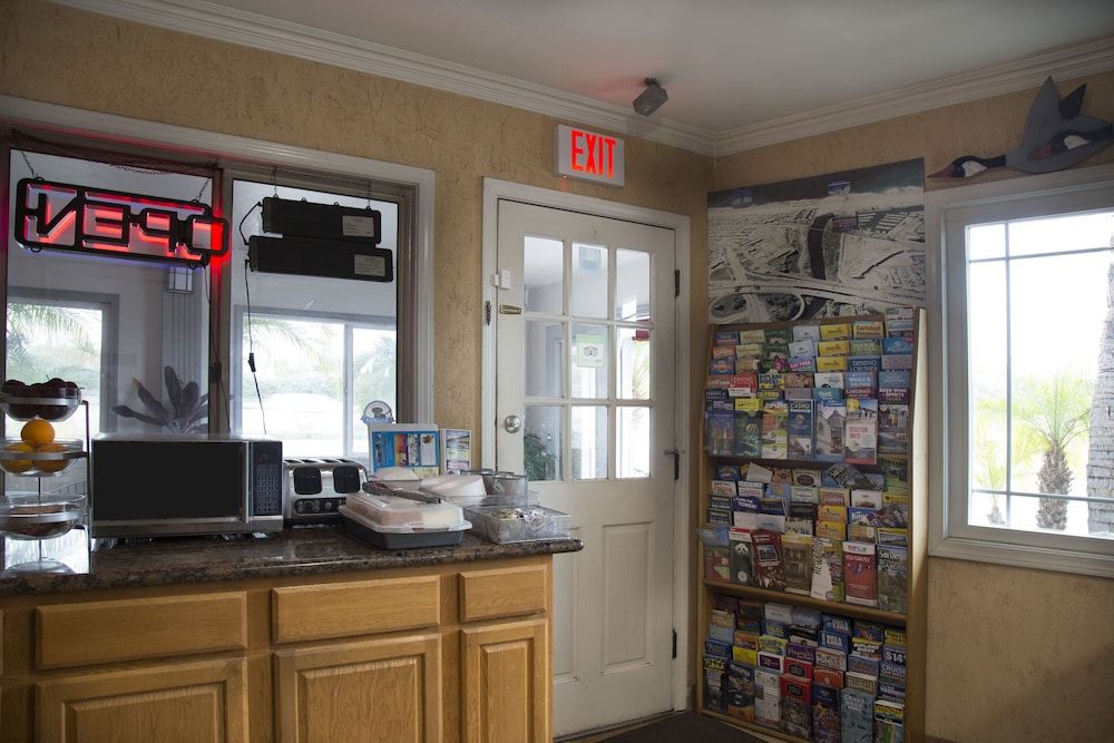 Harbor Inn & Suites Oceanside 2