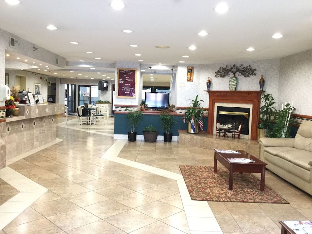 Americas Best Value Inn & Suites St. Louis, St. Charles Inn 2