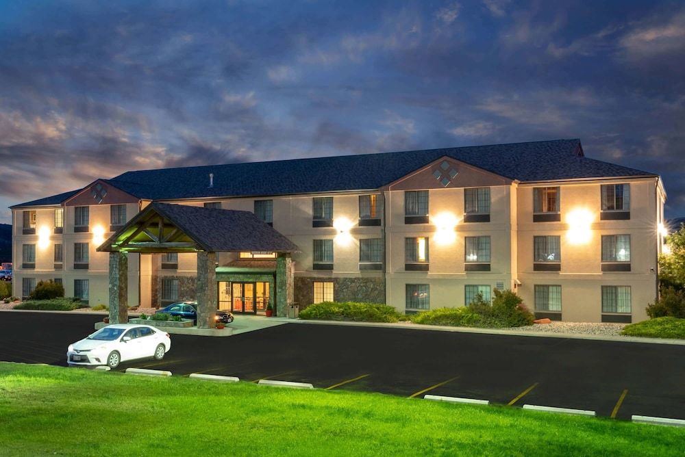 Summerset Hotel & Suites 1