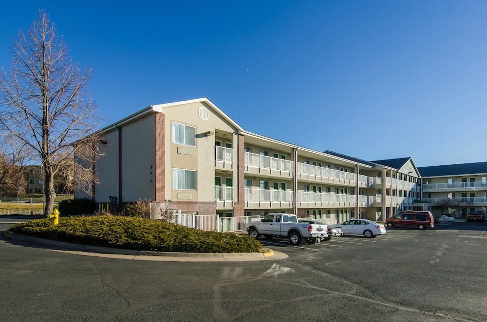 HomeTowne Studios by Red Roof Denver - Thornton 2 estrelas em Thornton