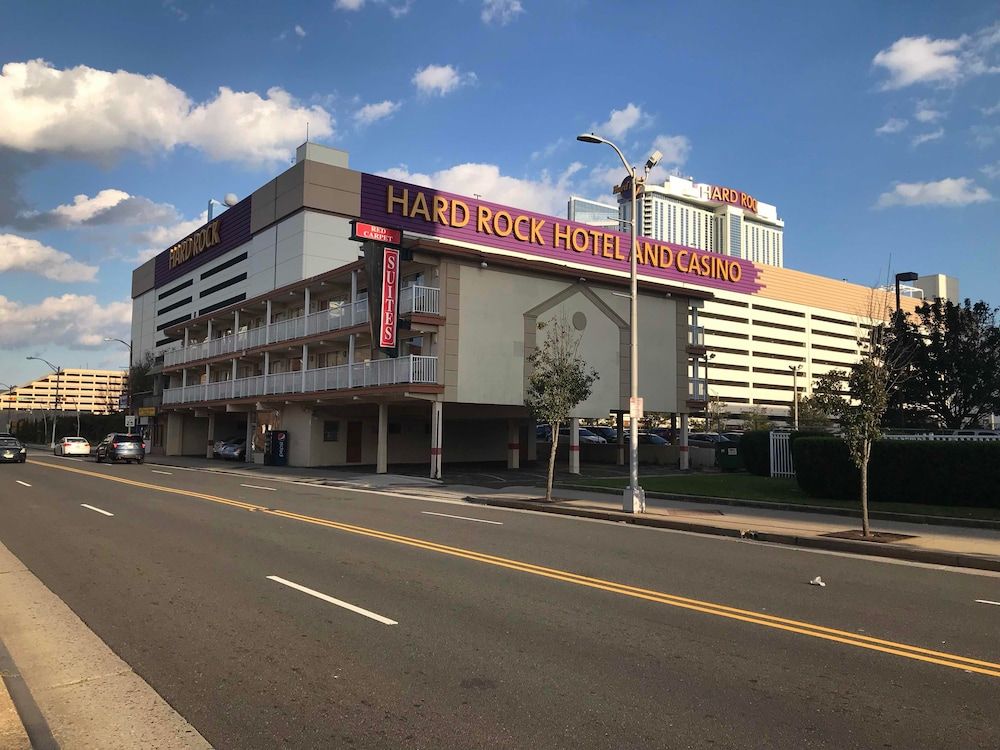 Red Carpet Inn & Suites