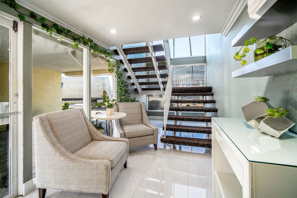 Little Inn By The Bay Newport Beach Hotel 2