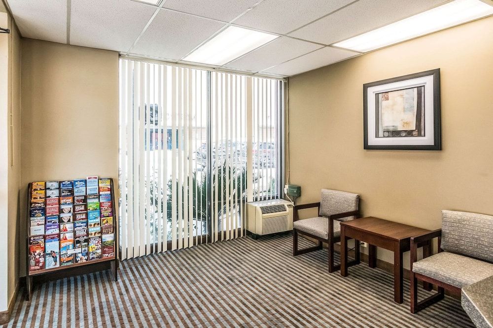 Rodeway Inn Regalodge 3