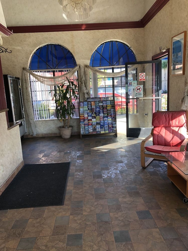 Travelers Inn Lawndale 2