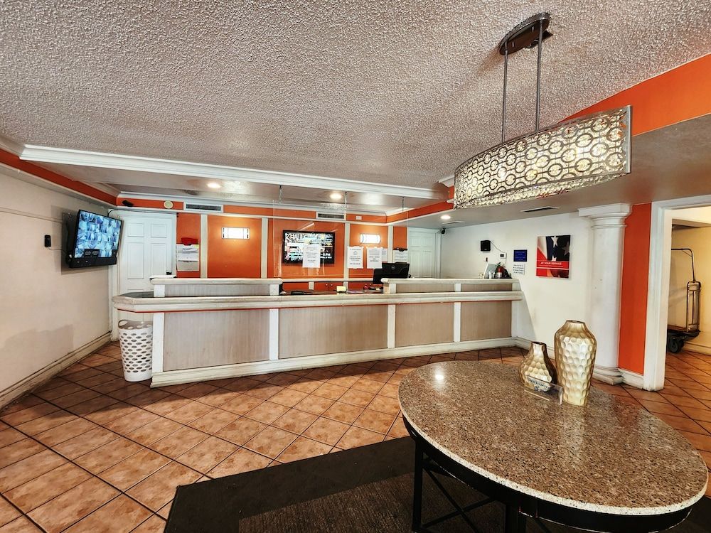 Budget Host Inn- Medical Center 2