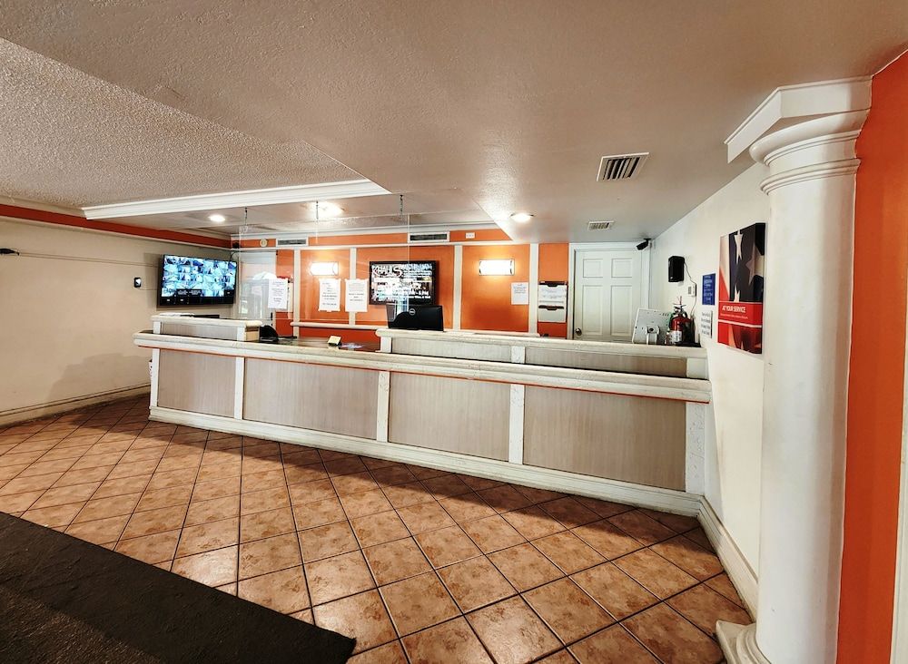 Budget Host Inn- Medical Center 3