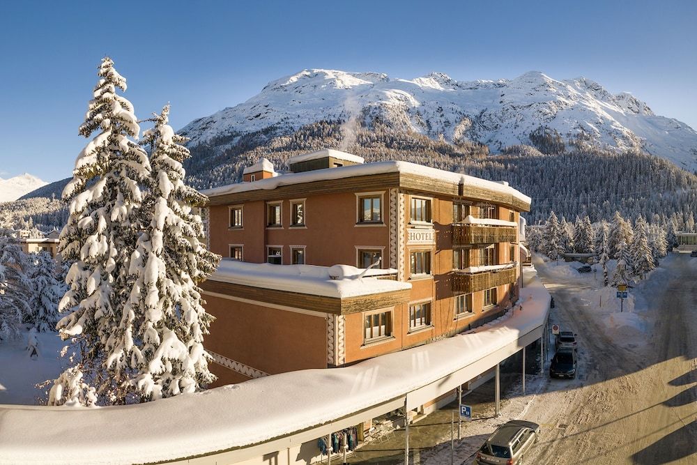 Hotel Corvatsch 1