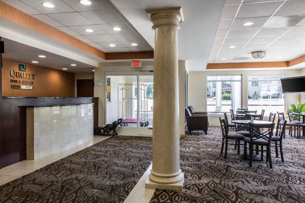 Quality Inn & Suites Danbury near University 3