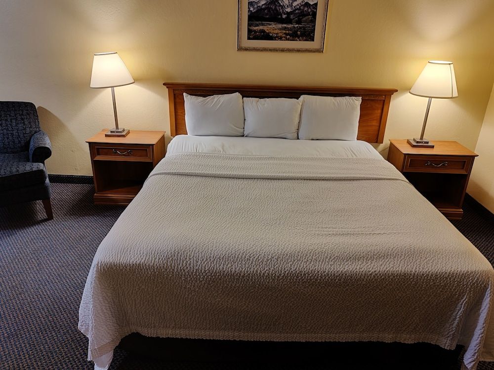 Days Inn by Wyndham Stockton 3