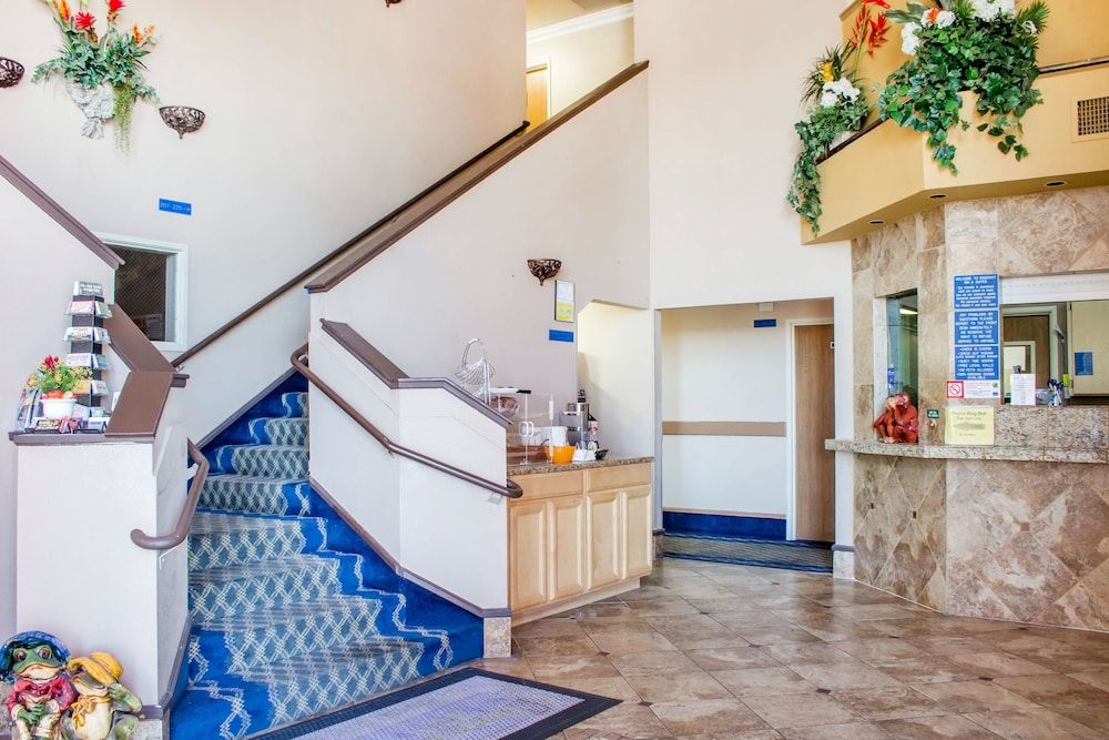 Rodeway Inn and Suites 3