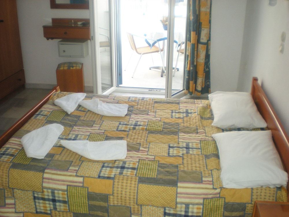 Rea Sun Hotel Studios Apartments 2